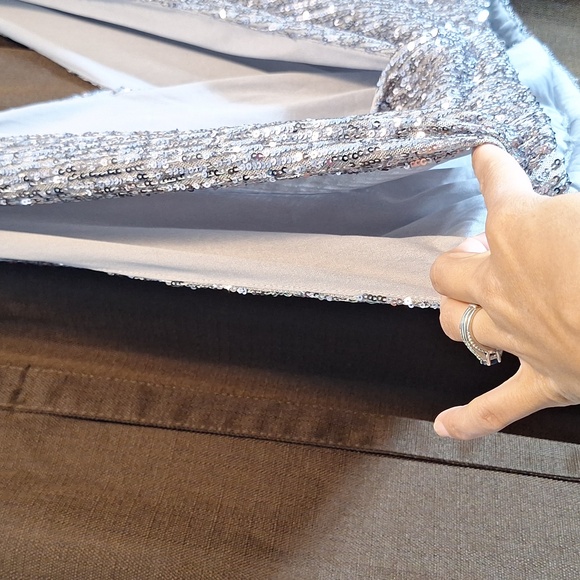 She + Sky Glittering Silver Sequin Cropped - Picture 7 of 7